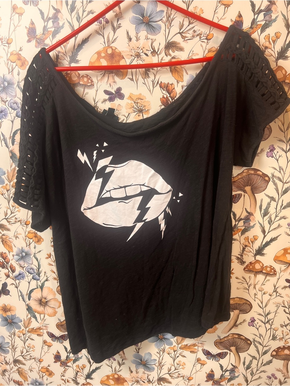 torrid Black Short Sleeve Tee with White Lightning Lip Graphic